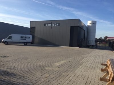 zijkant pand droogijsstralen droogijs krotech benelux